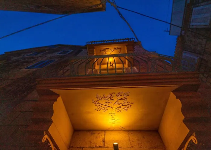 Old Town Makarska Apartments - Central Square