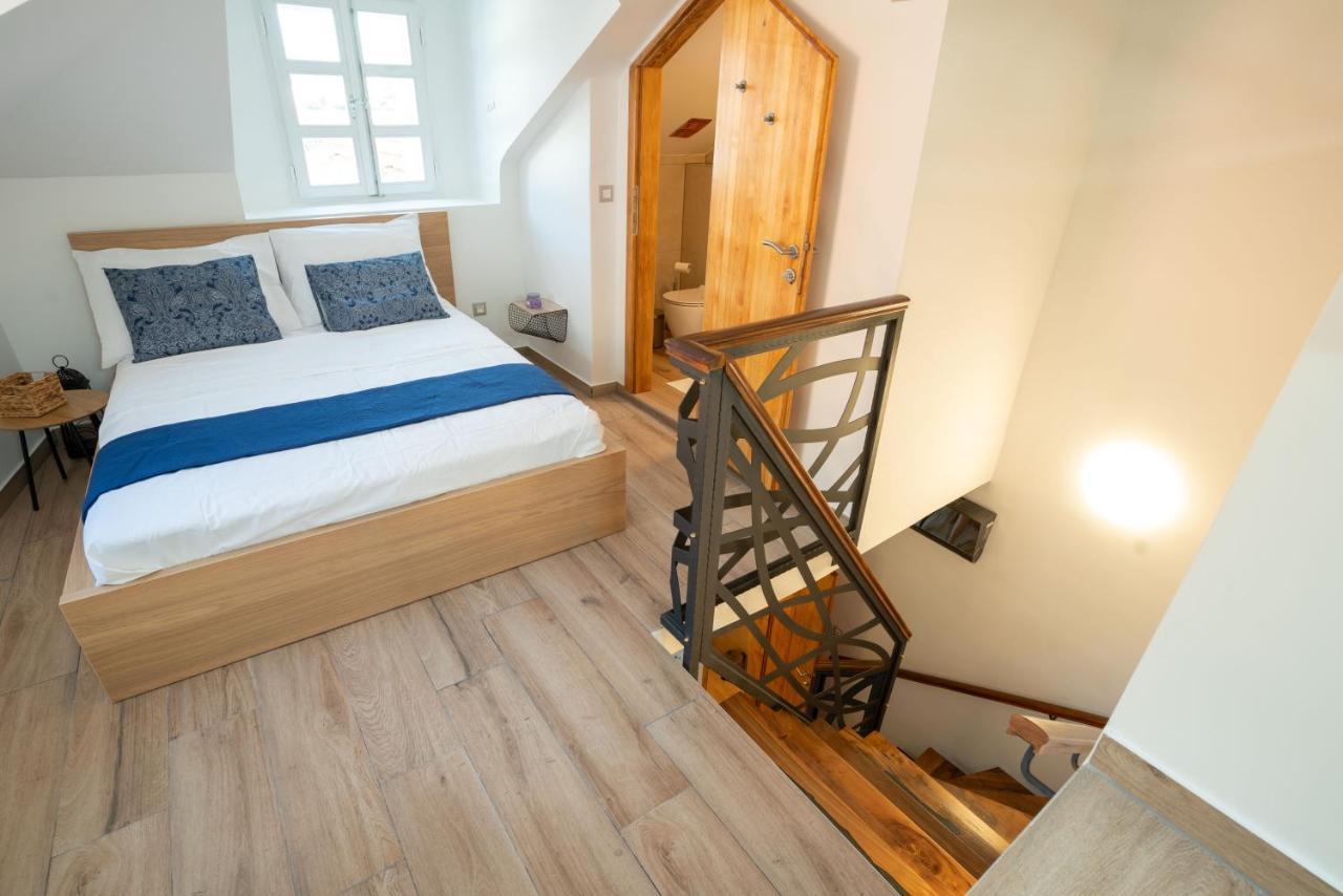 Old Town - Square Apartma